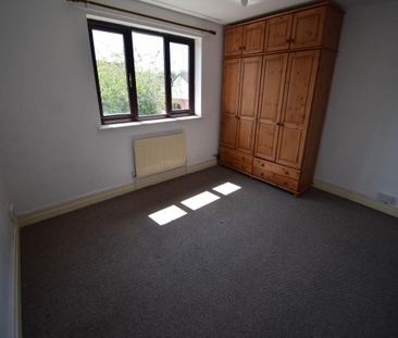 2 bedroom semi-detached house to rent - Photo 2