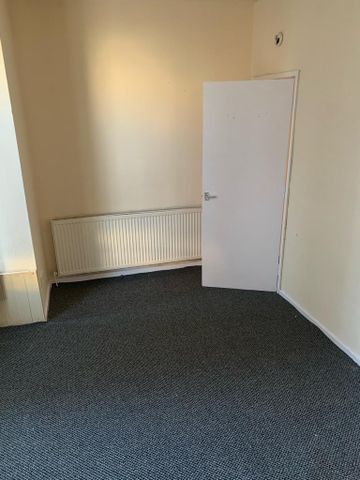 1 bedroom ground floor flat to rent - Photo 4