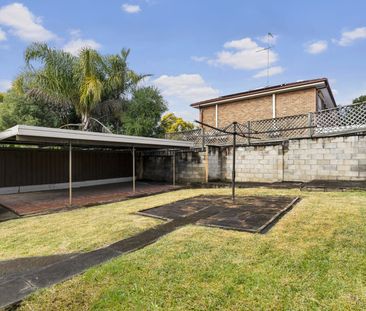 Neat 3 Bedroom Family Home - Photo 2