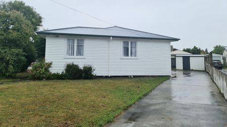 Well-Presented Home Close to Waikato Hospital - Photo 5