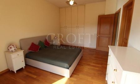 Cassia: Renovated 2 Bedroom, 2 bath, living, terrace, parking, swimming pool, tennis. Parquet floors, quiet, bright, near center, schools. Ref #532 - Photo 5