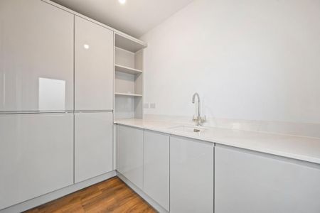 5 bedroom detached house to rent - Photo 4