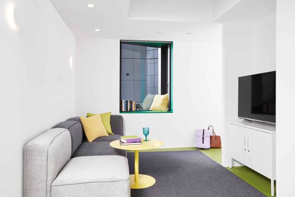 6 Bedroom Shared Bathroom, Double Bed - Photo 1