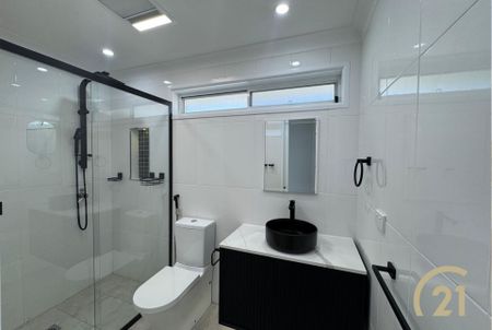 Modern 3 Bedroom Family Home&excl; - Photo 5