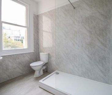 3 bedroom flat to rent - Photo 6