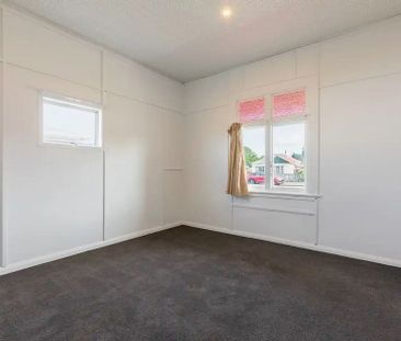Charming 4BR Family Home in Dannevirke - Photo 5