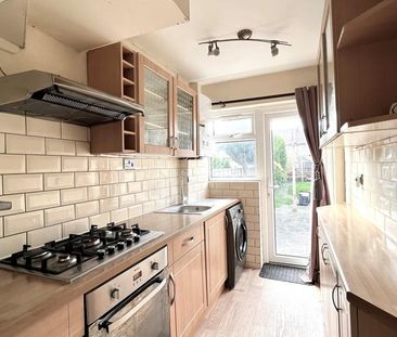 3 bedroom terraced house to rent - Photo 5