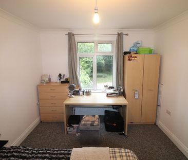 6 Bed Semi-Detached House, Arnold Road, SO17 - Photo 4