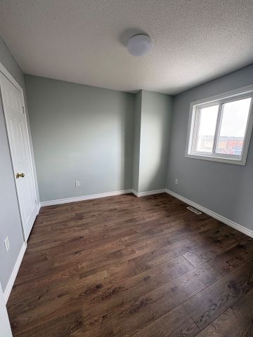 For Lease - 134 Dean Avenue, Barrie, Ontario - Photo 3