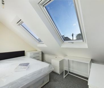 Bevendean Crescent, Brighton - Photo 3