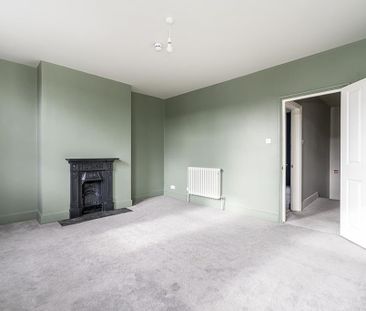 4 bedroom terraced house to rent - Photo 2