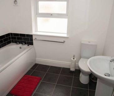 5 bed Semi-Detached House for Rent - Photo 3