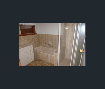 9 Anthony Drive, Chirnside Park – Family Home in a Prime Location - Photo 6