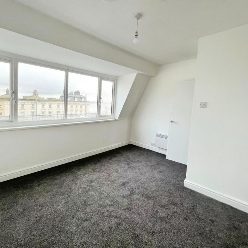 2 bedroom Flat To Let - Photo 1