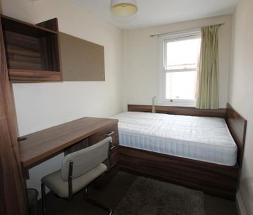 4 bedroom flat to rent - Photo 5