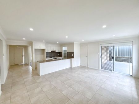 Beautiful Family Home! - Photo 3