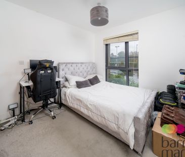 Royal Engineers Way, London, Millbrook Park - Photo 3