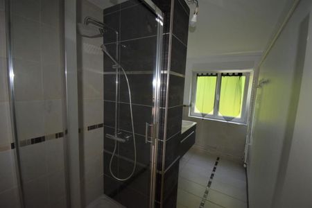 Location Appartement 4 pièces 81m² JOEUF 54240 - Photo 2