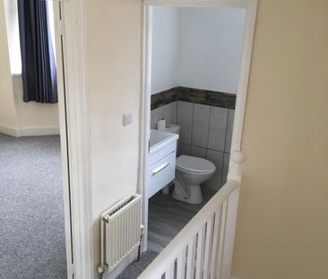 3 Bed Semi-Detached House, Warren Avenue, SO16 - Photo 6