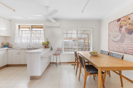 Classic Newport Charm in a Prime Location - SHORT TERM LEASE AVAILABLE - Photo 4