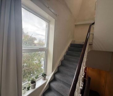 3 bedroom flat to rent - Photo 2