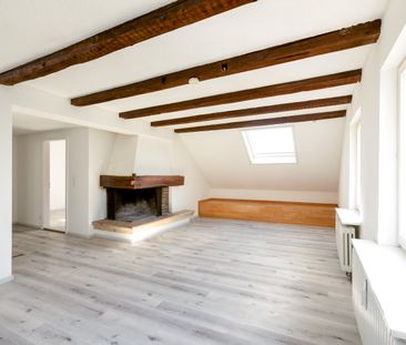 Helle 3,5 Zimmer-Dachwohnung nähe Kronenplatz - Photo 1