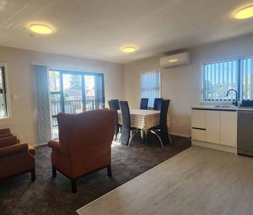 Modern 2-Bedroom Apartment in the Heart of Mount Wellington - Photo 1