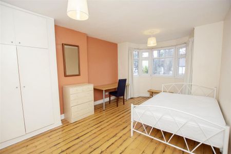 4 bedroom house to rent - Photo 2