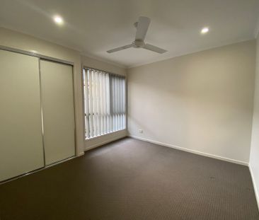 Modern Family Home - Photo 5