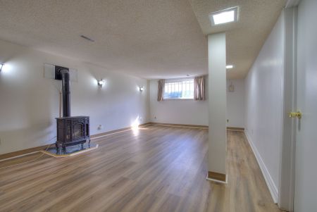 For Lease - 128 Loganberry Crescent Unit# Cres, Toronto, Ontario - Photo 3