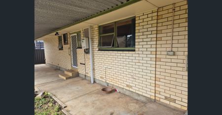 Large 3 bedroom or 4 bedroom/ Rumpus Home - Photo 5