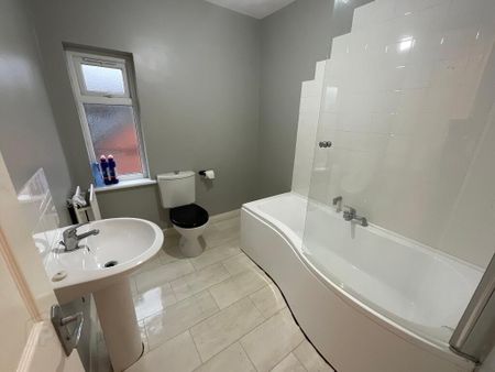 8 Ainsworth Pass, Belfast, BT13 3FQ - Photo 4