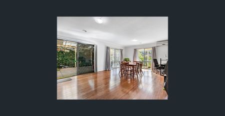 Stylish Family Home in a Prime Location - Photo 3