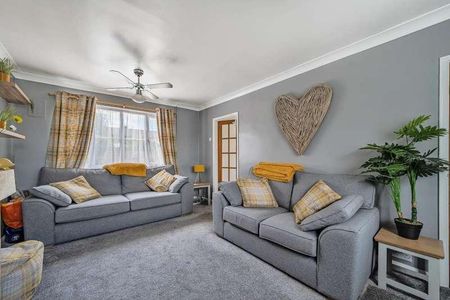 Ash Lane, Ambrosden, OX25 - Photo 4