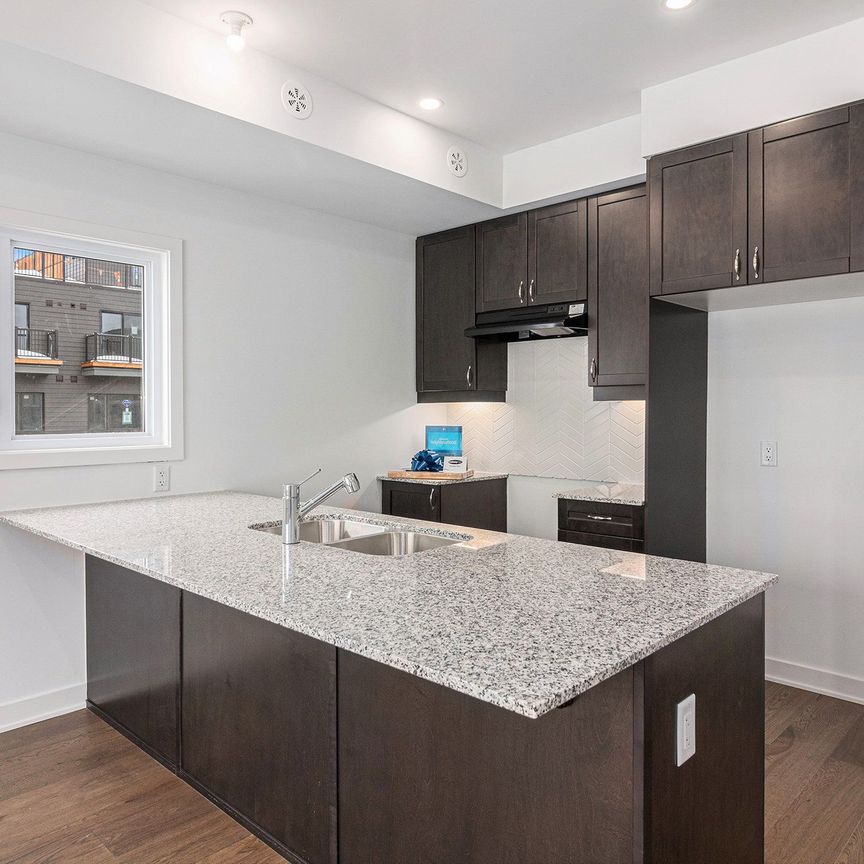 For Lease - 402 Mishi Private N/A, Manor Park - Cardinal Glen and Area, Ontario - Photo 1