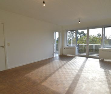 Gerenoveerd appartement met 2 slaapkamers in hartje Gullegem - Photo 1