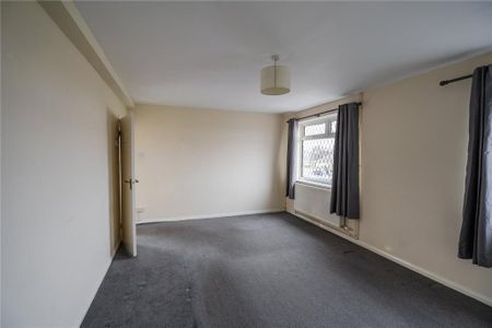 3 bedroom apartment to rent - Photo 2