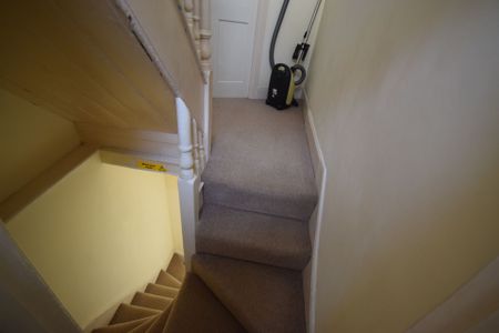 3 Bedroom House To Rent in Town Centre - £1,455 pcm Tenancy Info - Photo 4