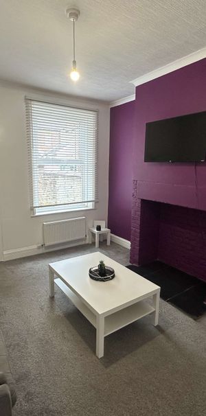 Newtown Road Room 2 - Photo 1