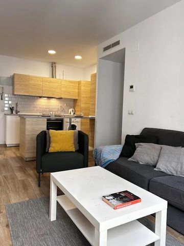 Calle de Fomento, Madrid, Community of Madrid 28013 - Photo 5