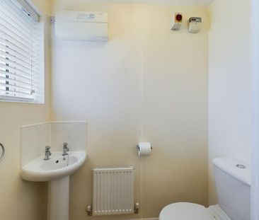2 bedroom end of terrace house to rent - Photo 1