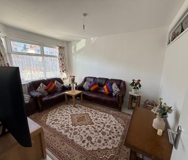 3 Bed Terraced House, Clifford Road, TW4 - Photo 1