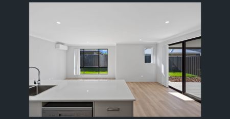 Spacious 5-Bedroom Family Home in a Peaceful Dudley Park Location - Photo 3