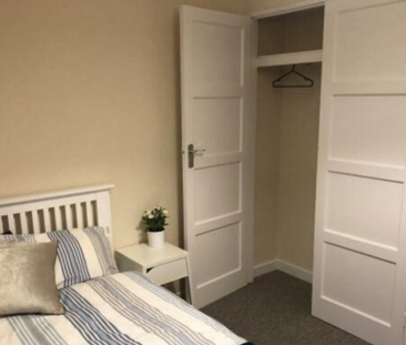 4 bedroom terraced house to rent - Photo 6