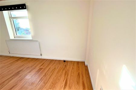 2 bed semi-detached house to rent in Centenary Avenue, South Shields, NE34 - Photo 4