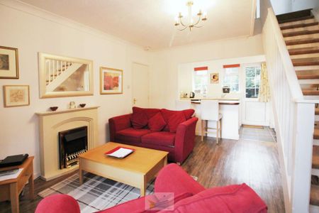 3 bedroom end of terrace house to rent - Photo 4
