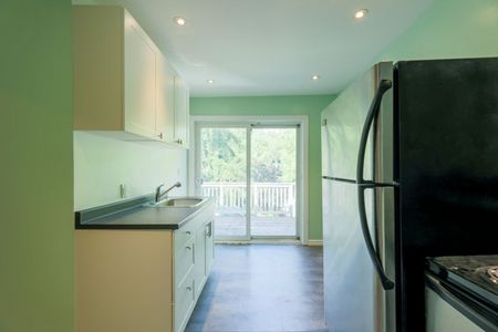 For Lease - 30 Lawlor top Floor Avenue, Toronto, Ontario - Photo 5