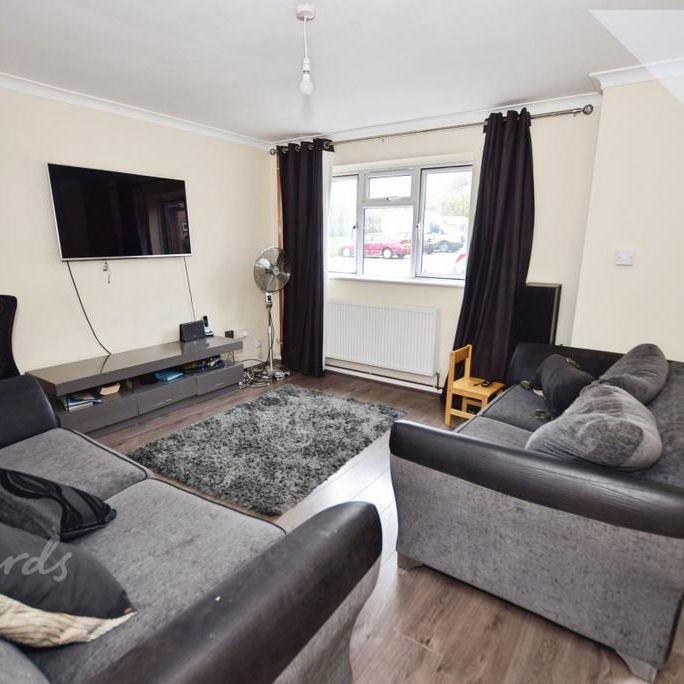 3 bedroom terraced house to rent - Photo 1