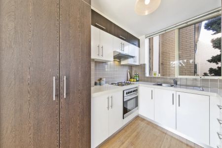 Comfortable, Convenient and Charming - Photo 4