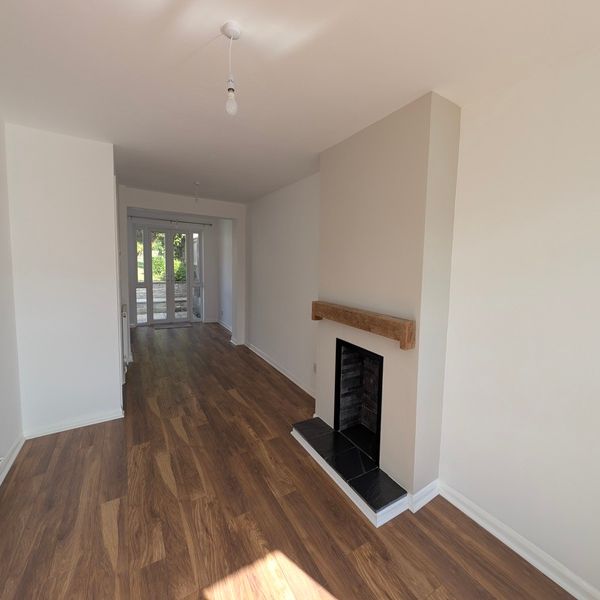 Ash Grove, Killay, Swansea, SA2 - Photo 1